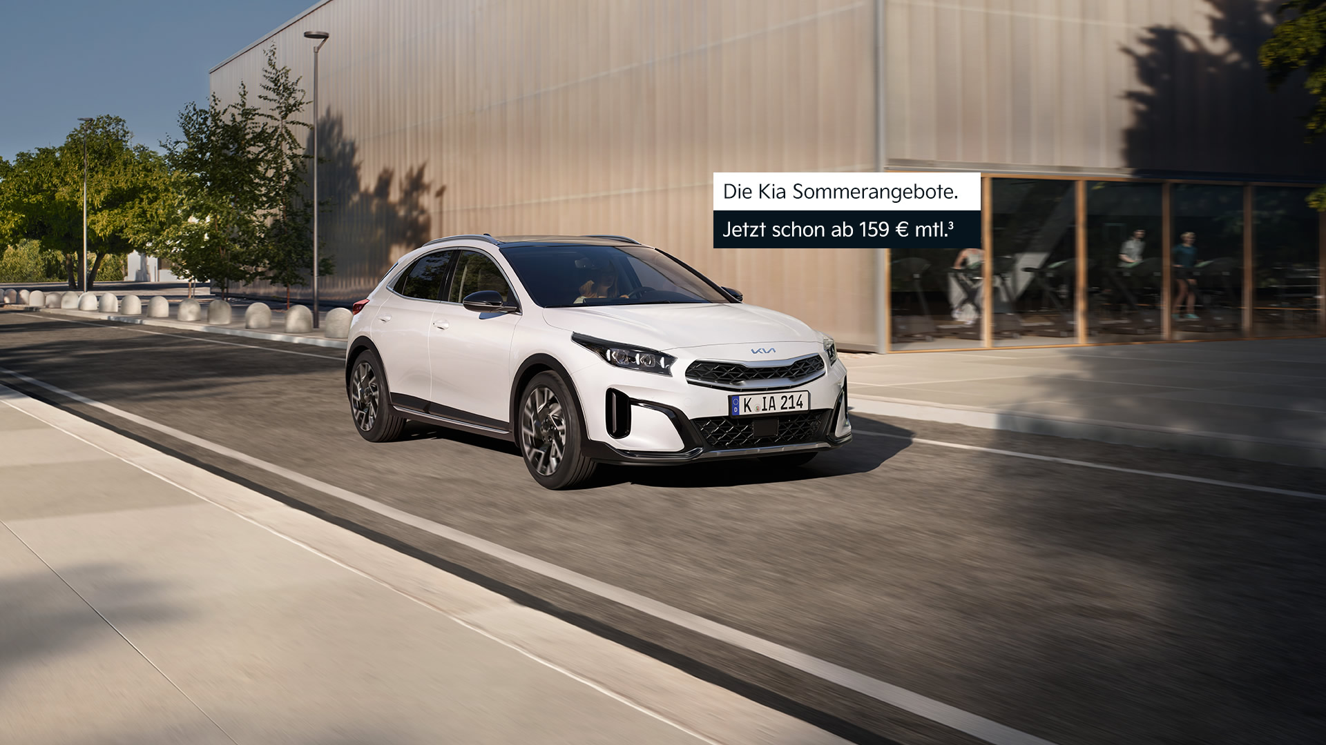Kia XCeed von vorne rechts, weiß
