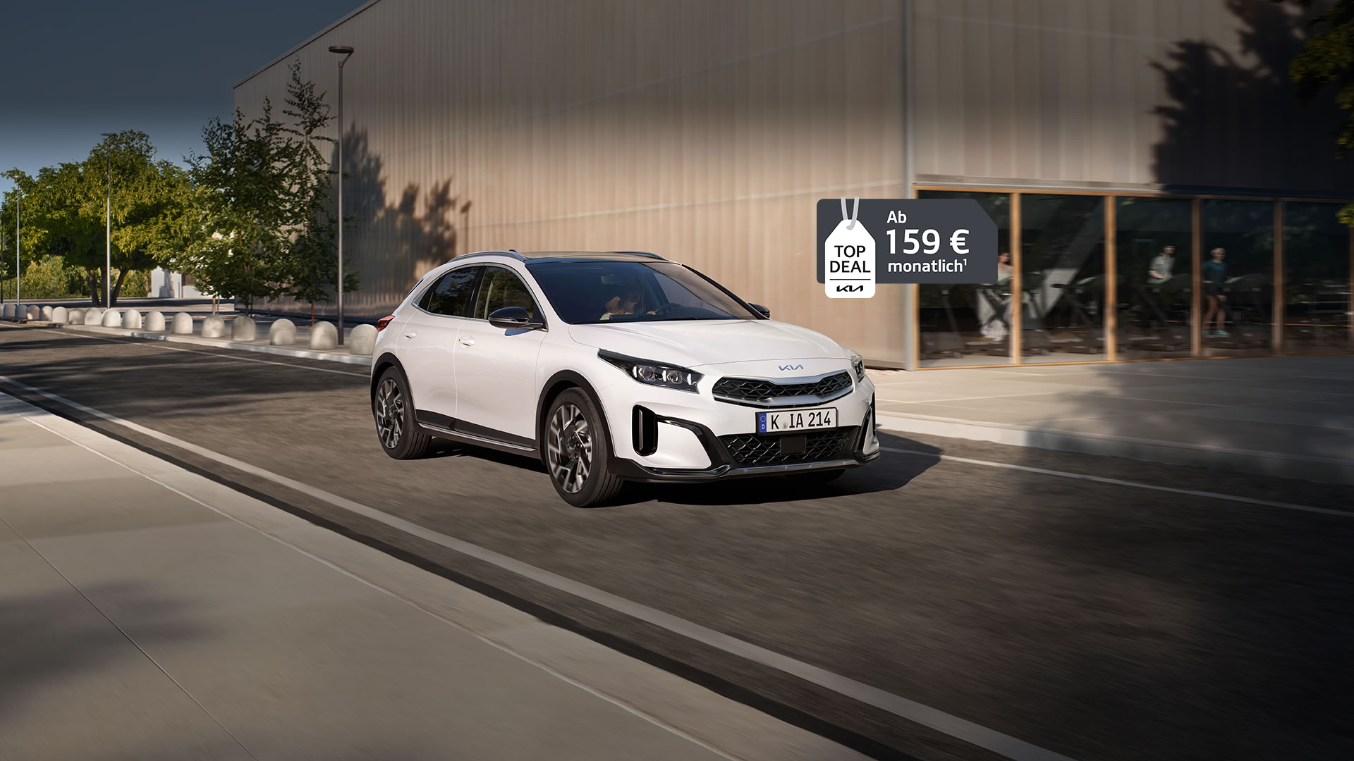Kia XCeed von vorne rechts, weiß