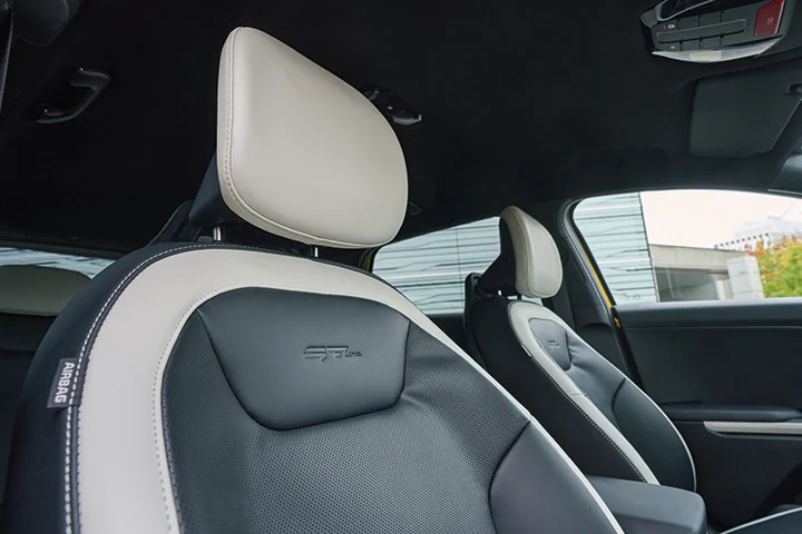  Kia K4 GT-Line Sitze