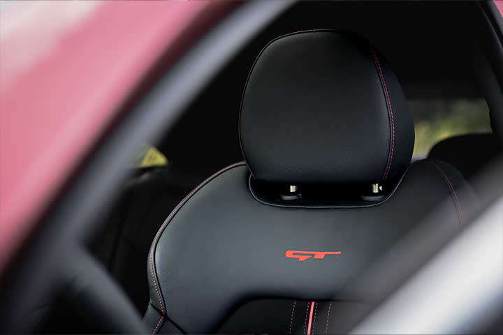 Kia ProCeed GT, Detailansicht, Sitz, GT-Logo