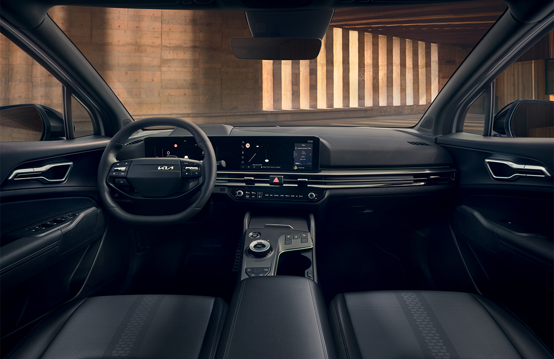 Vue intérieure du tableau de bord du Kia Sportage Black Edition