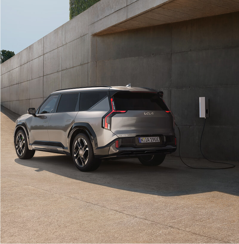 Laden auf dem Firmengelände.