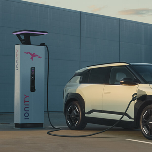 Kia EV3 charges with IONITY
