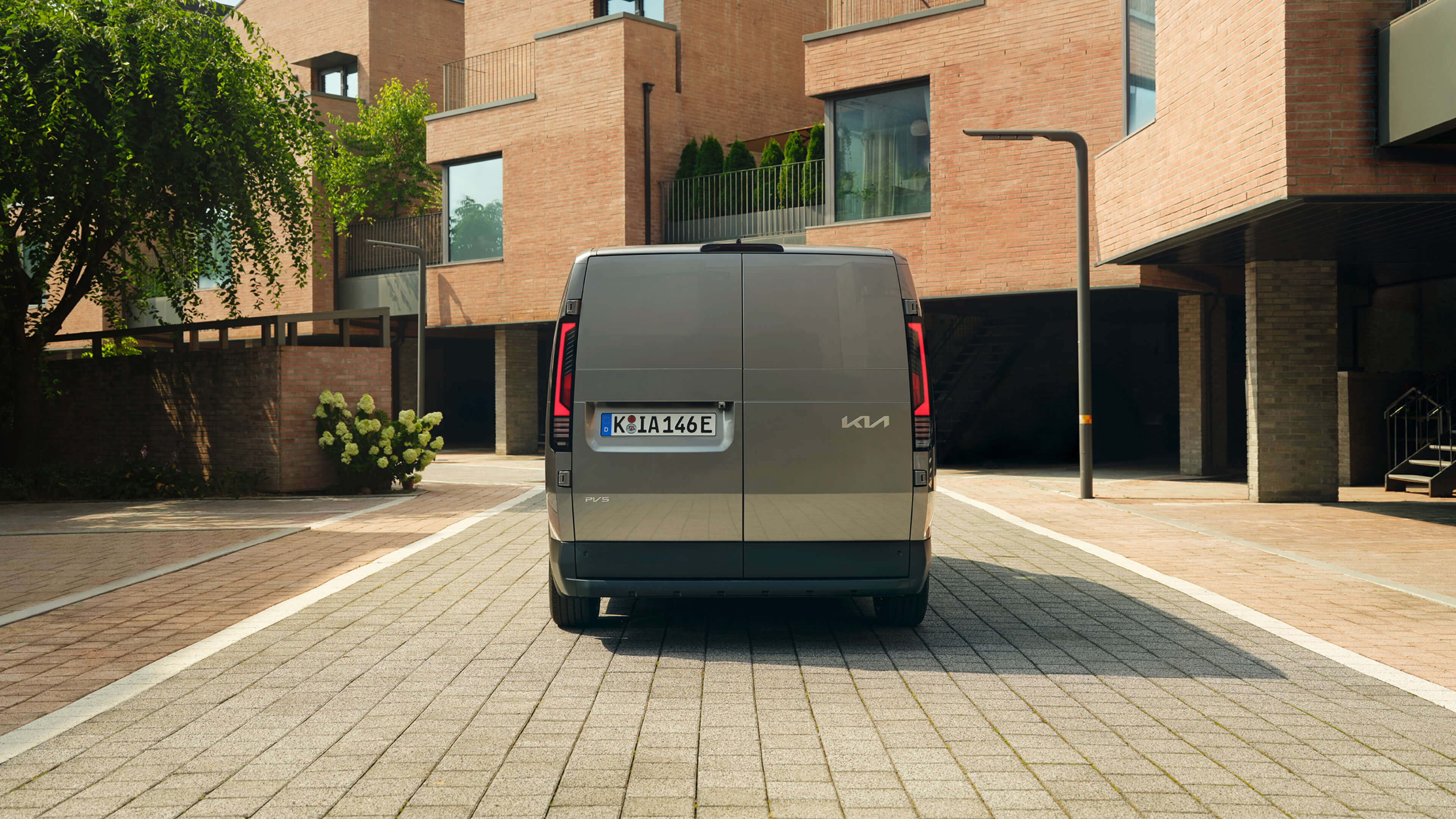 Heckansicht eines Kia PV5.