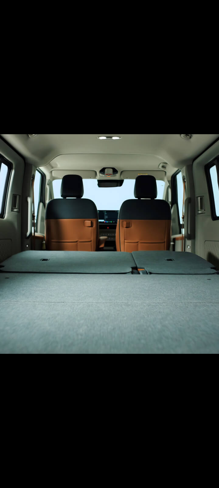 Video of showing fold-and-dive seats to emphasise flexible space utilisation