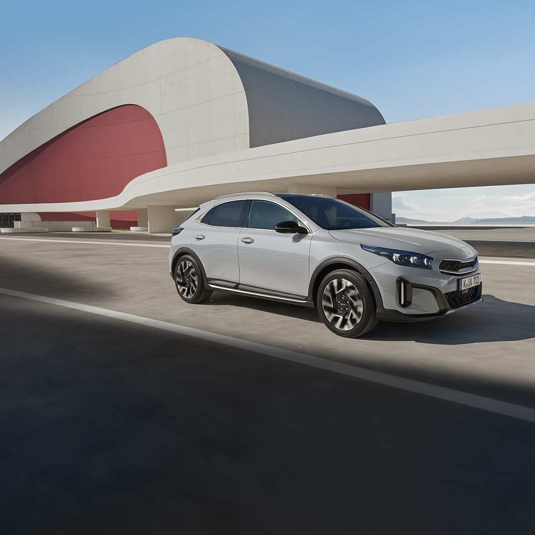 Kia EV6 charges with IONITY