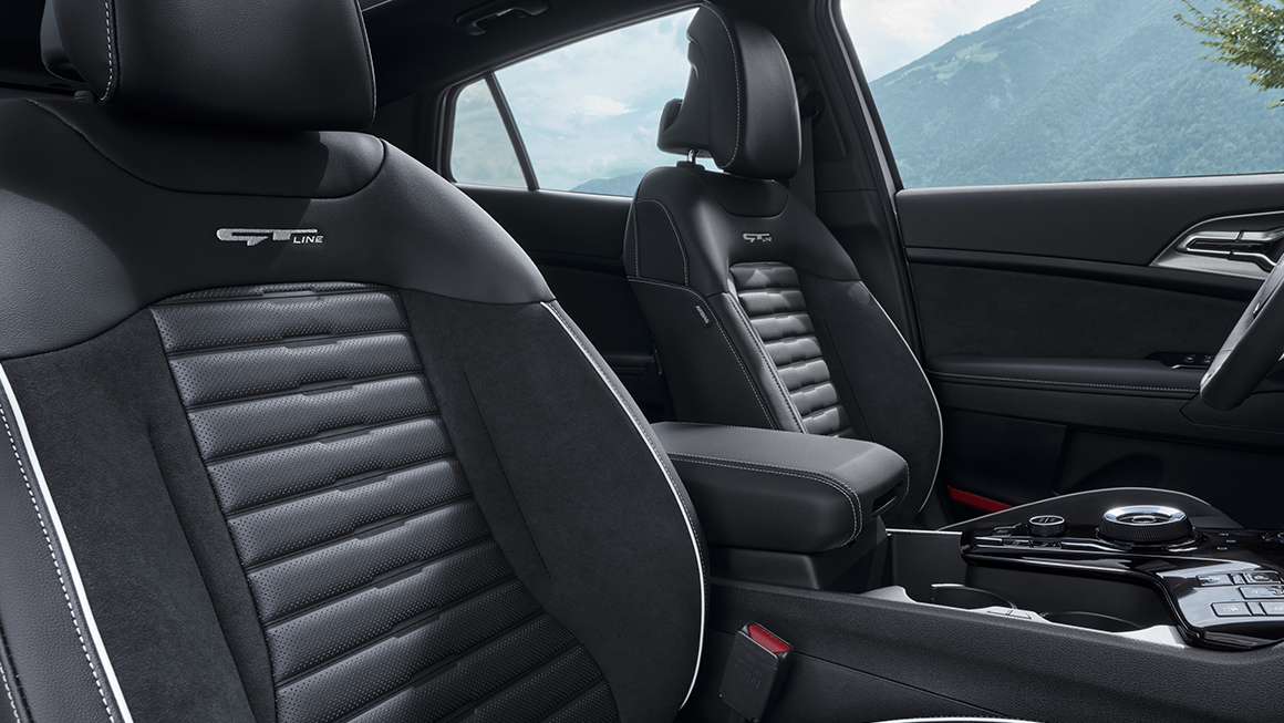 extra-comfortable and sporty seats