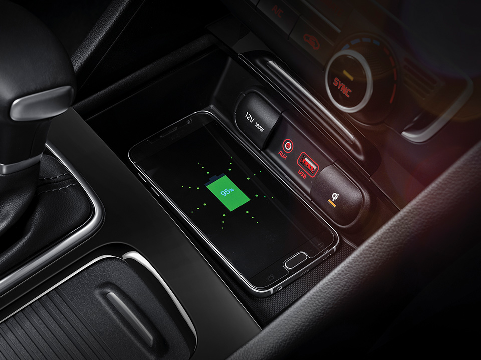 Kia Optima Sportswagon GT phone charger