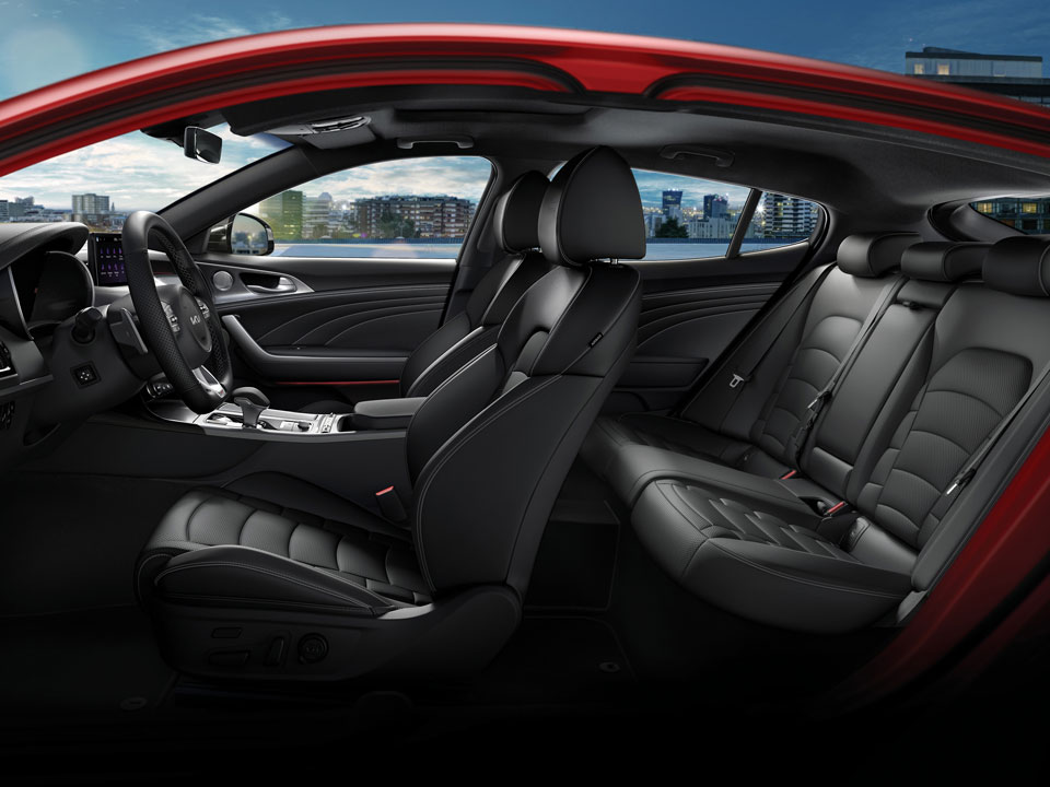 New Kia Stinger GT spacious trunk 