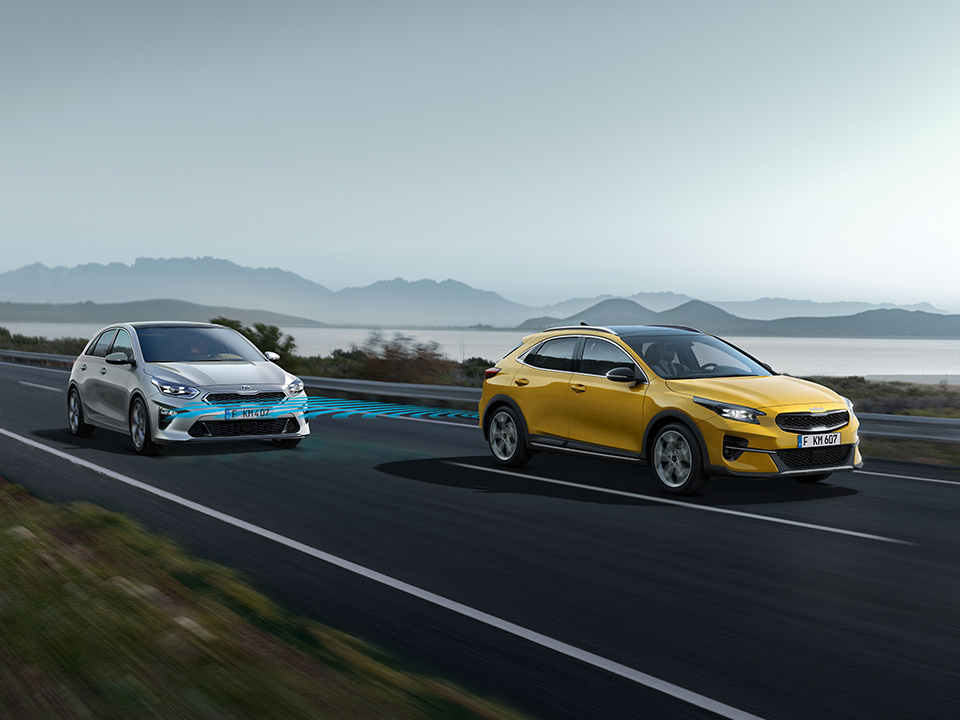 Kia XCeed with blind-spot collision warning