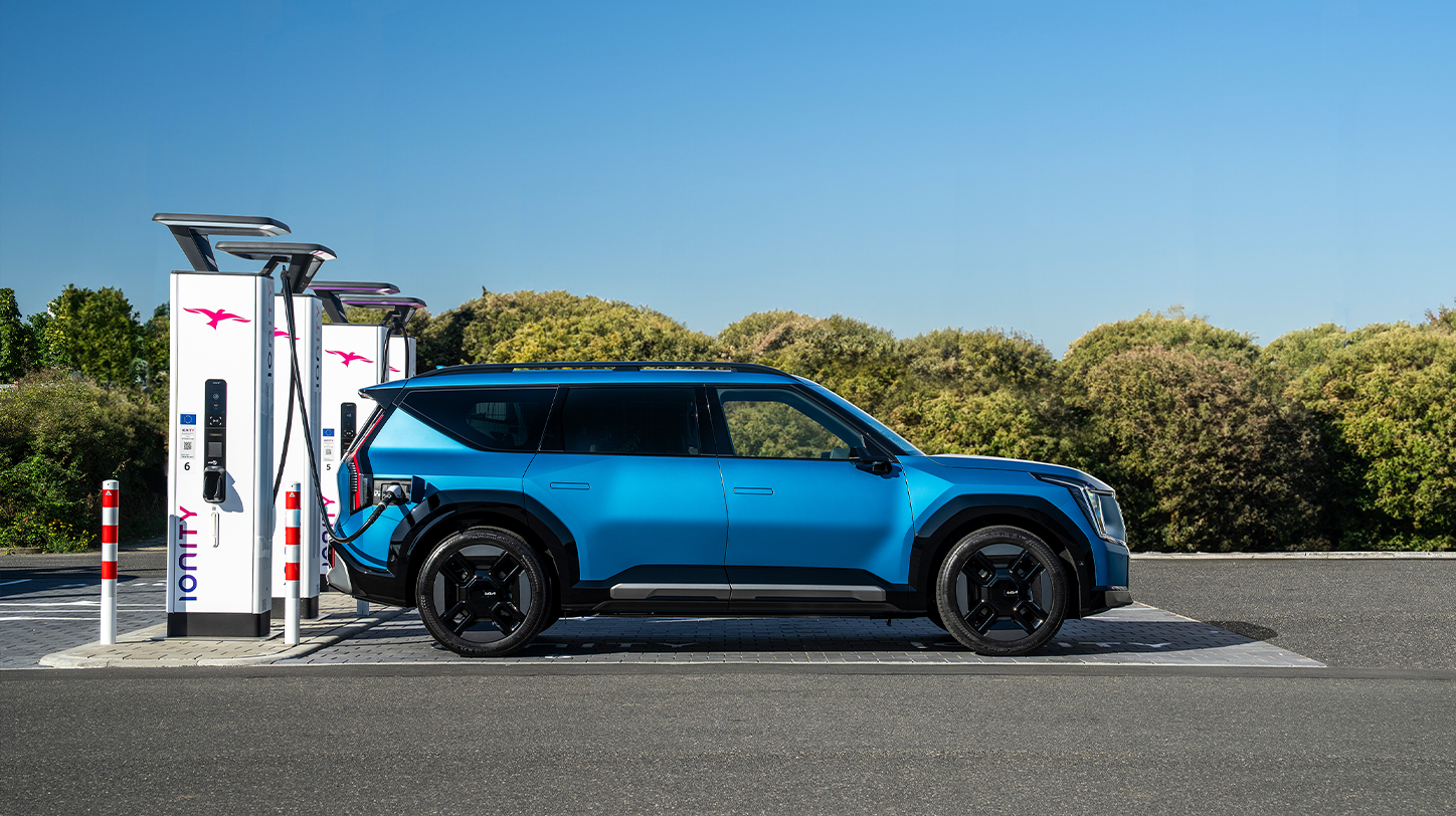 Kia EV6 charges with IONITY