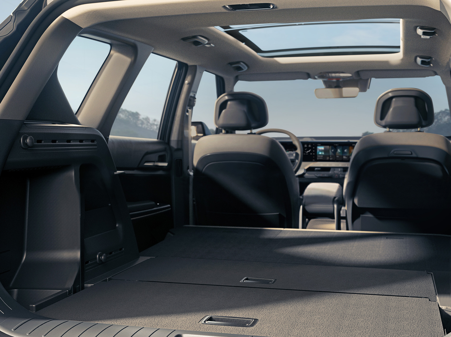 Fully flat folding rear seats 