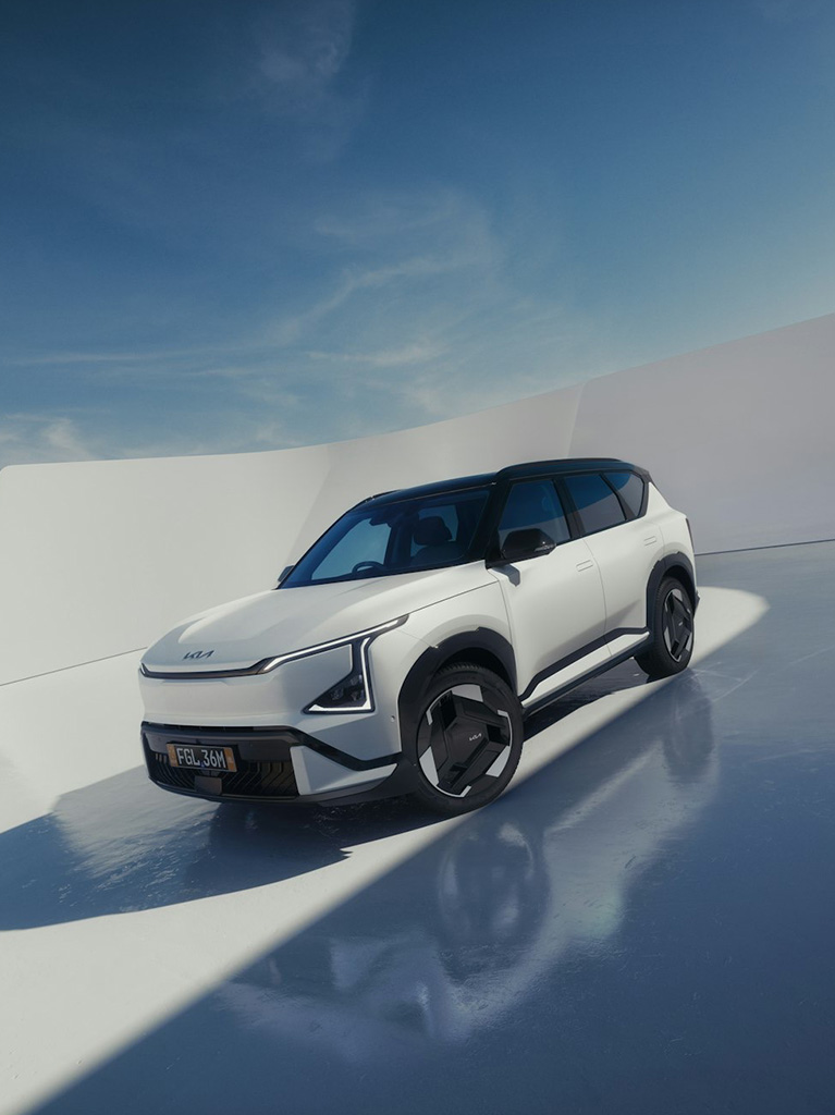 EV5 front rear view