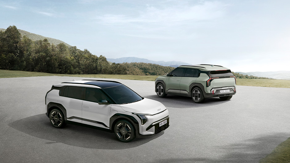 The Kia EV3 in Pistachio Green and White pearl 